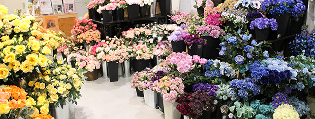 百円ショップの造花って実際どうなの デコプラスウェディングの造花と100均の造花比べてみました Deco